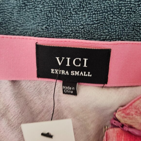 VICI Women's Monique Satin Printed Mini Skirt Fuchsia Multi Color Size XS NEW - Picture 5 of 8